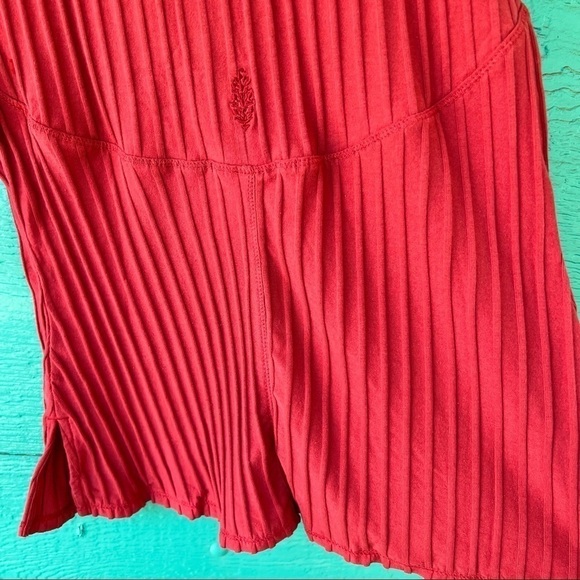 FREE PEOPLE RIBBED LAYERING CENTER TOP SIZE LARGE RED NWT - Picture 4 of 10
